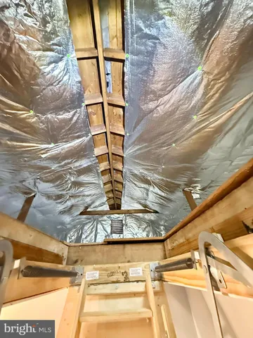 a view of utility room