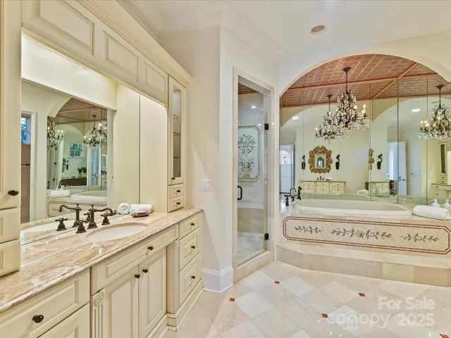 $2,325,000 | 2240 La Maison Drive, Charlotte, NC 28226