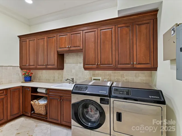 $2,325,000 | 2240 La Maison Drive, Charlotte, NC 28226