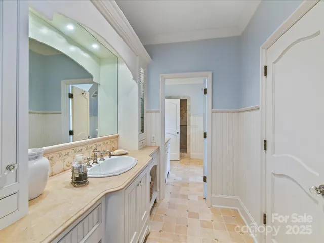 $2,325,000 | 2240 La Maison Drive, Charlotte, NC 28226