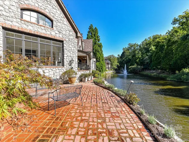 $2,325,000 | 2240 La Maison Drive, Charlotte, NC 28226
