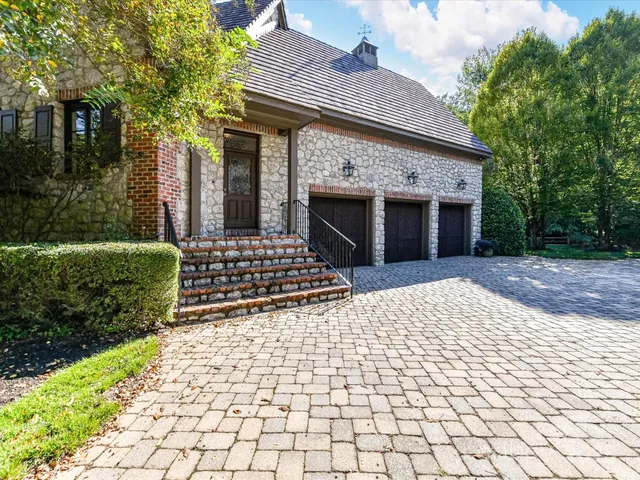 $2,325,000 | 2240 La Maison Drive, Charlotte, NC 28226