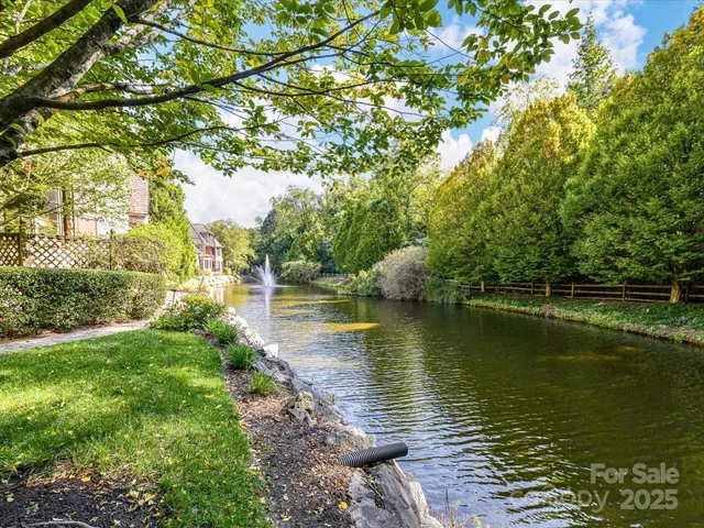 $2,325,000 | 2240 La Maison Drive, Charlotte, NC 28226