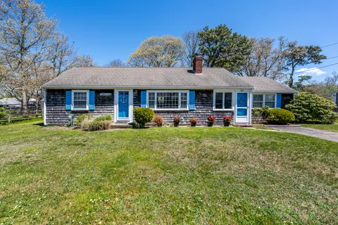 $698,000 | 8 Folger Lane, West Dennis, MA 02670