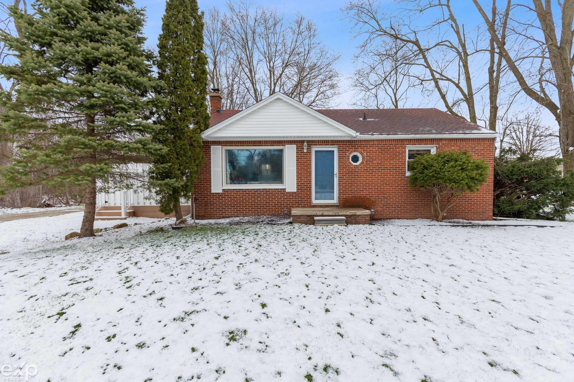 752 Capac Road Allenton, MI 48002 - Photo 1 of 28