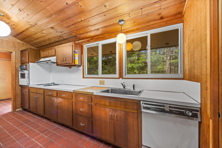 6 Kent Harbor Road Edgartown, MA 02539 - Photo 9 of 29