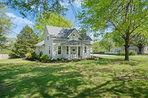$294,950 | 9101 Holmes Road, Kansas City, MO 64131