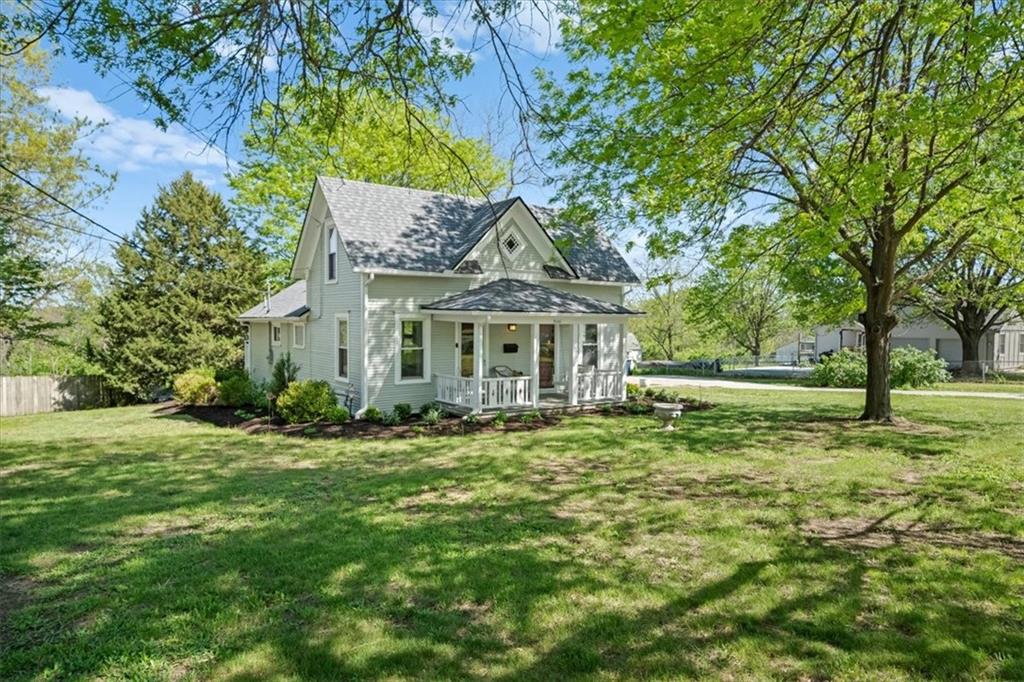 9101 Holmes Road Kansas City, MO 64131 - Photo 3 of 27