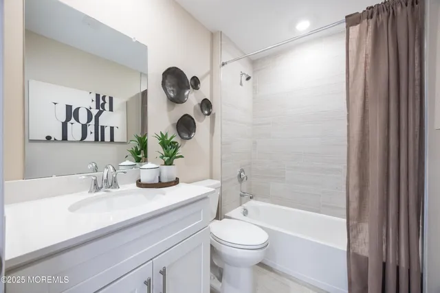 $849,990 | 100 Fillmore Drive, Monroe Township, NJ 08831