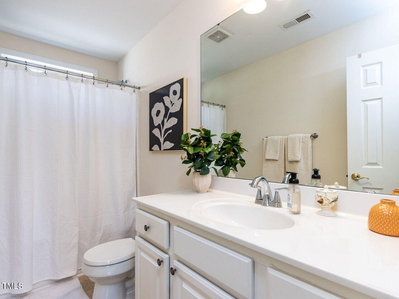 8001 Strawberry Meadows Street Raleigh, NC 27613 - Photo 21 of 29 022-1280x960-bathroom