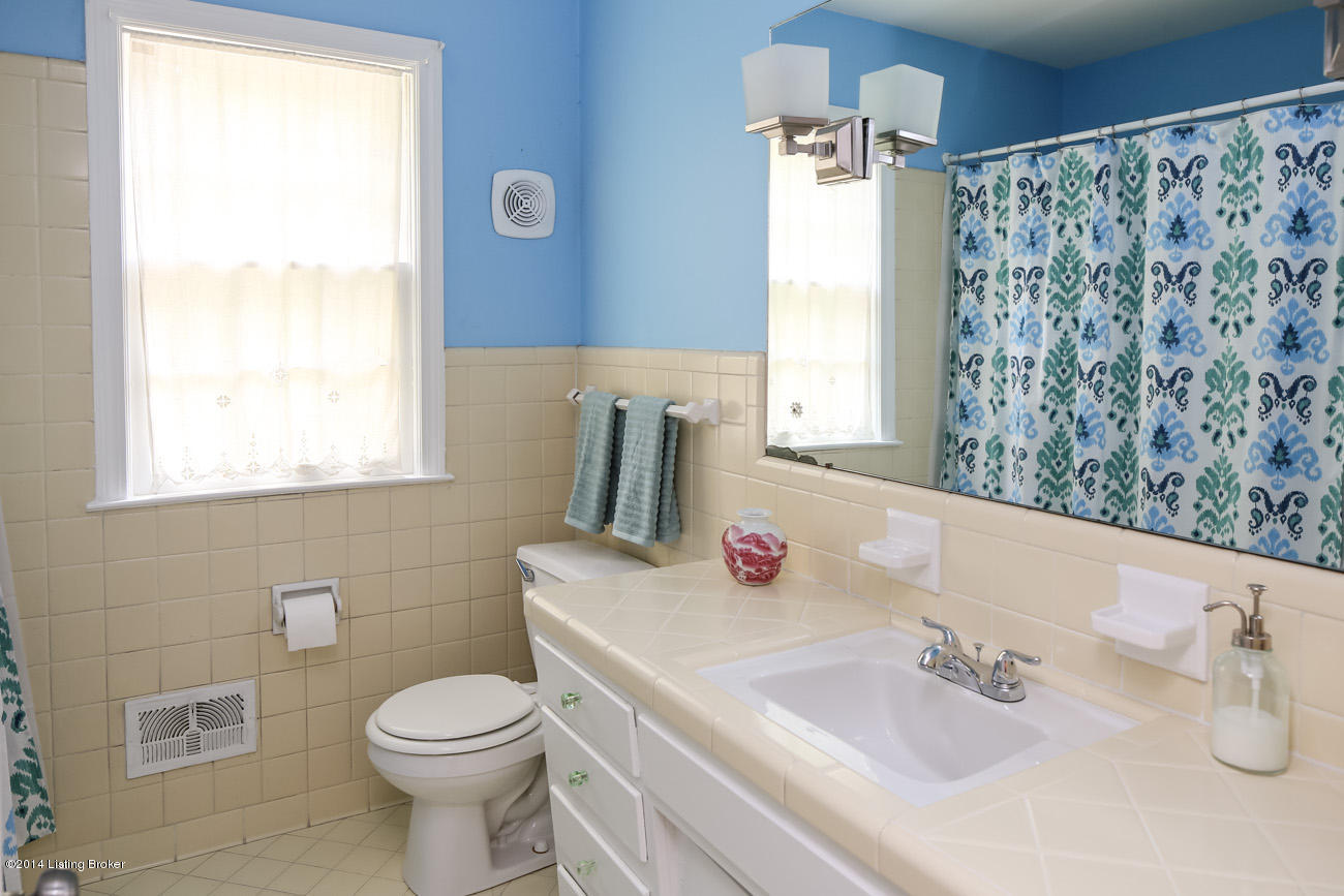 5609 Apache Road Louisville, KY 40207 - Photo 20 of 43 RealTourCast - J Middleton - Apache (19