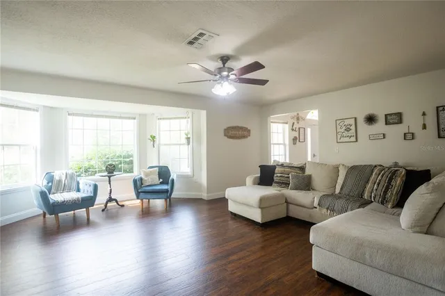 $395,000 | 1159 Southwest Valencia Heights Avenue, Dunnellon, FL 34431