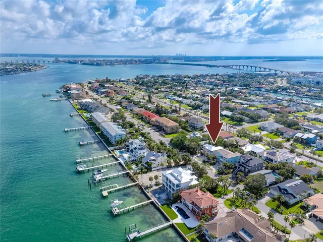 $975,000 | 405 8th Avenue North, Tierra Verde, FL 33715