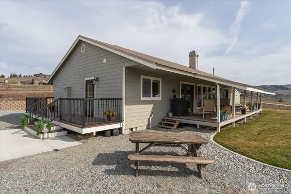 $749,000 | 605 Chelan Trails Road, Manson, WA 98831
