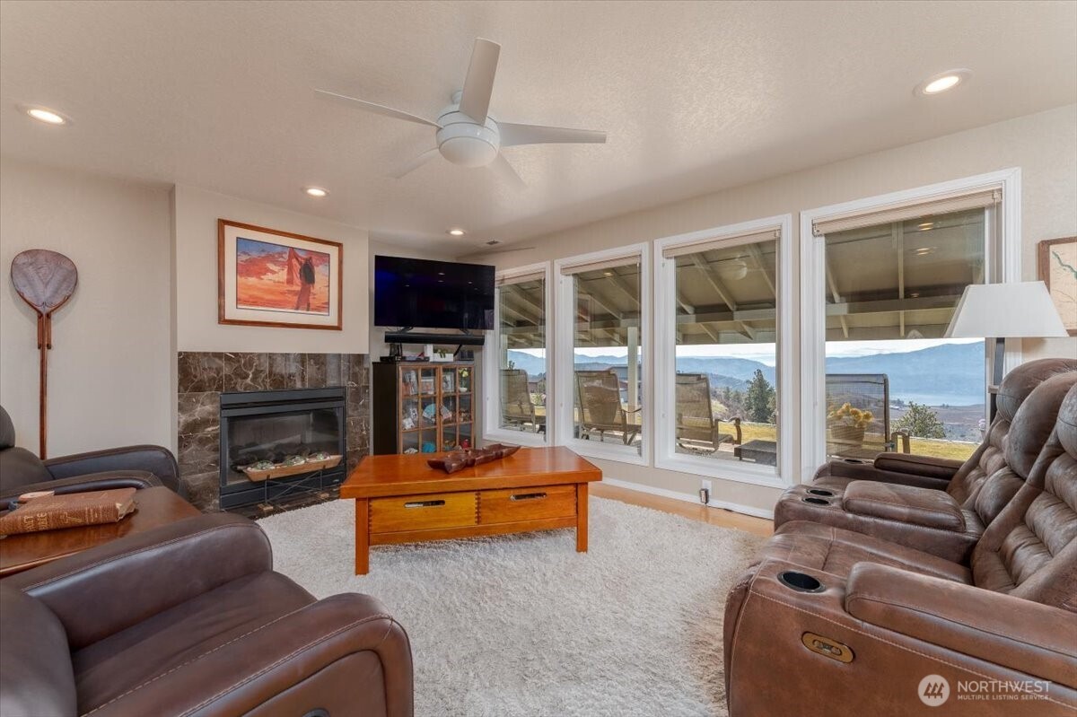 605 Chelan Trails Road Manson, WA 98831 - Photo 7 of 37