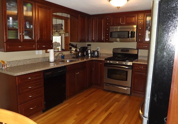 22 Woodbine Road Marshfield, MA 02050 - Photo 4 of 21 Gallery Image 4