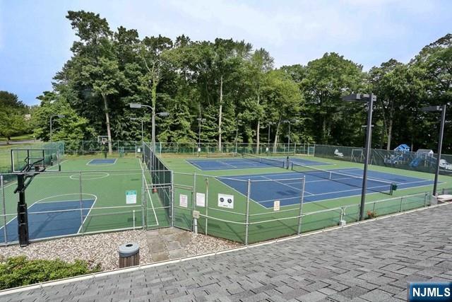 387 Green Mountain Road Mahwah, NJ 07430 - Photo 23 of 25 a view of a basketball court