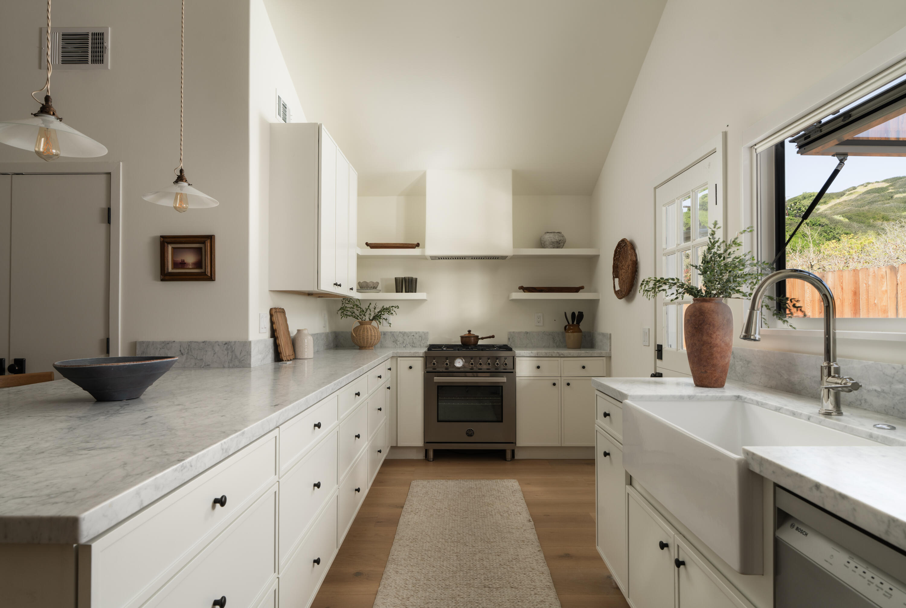 516 Alan Road Santa Barbara, CA 93109 - Photo 3 of 34 03. Kitchen copy