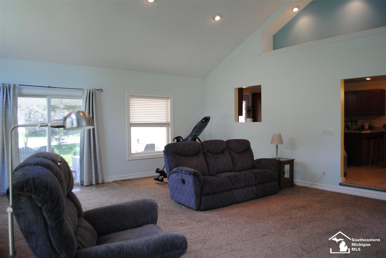 4410 Brest Road Newport, MI 48166 - Photo 12 of 42 31386171-11.JPG