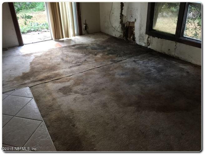 10319 Shellcracker Road Jacksonville, FL 32226 - Photo 6 of 10 a view of a room with window