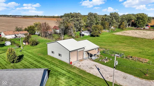 $315,000 | 940 West 1090 North, Fountaintown, IN 46130