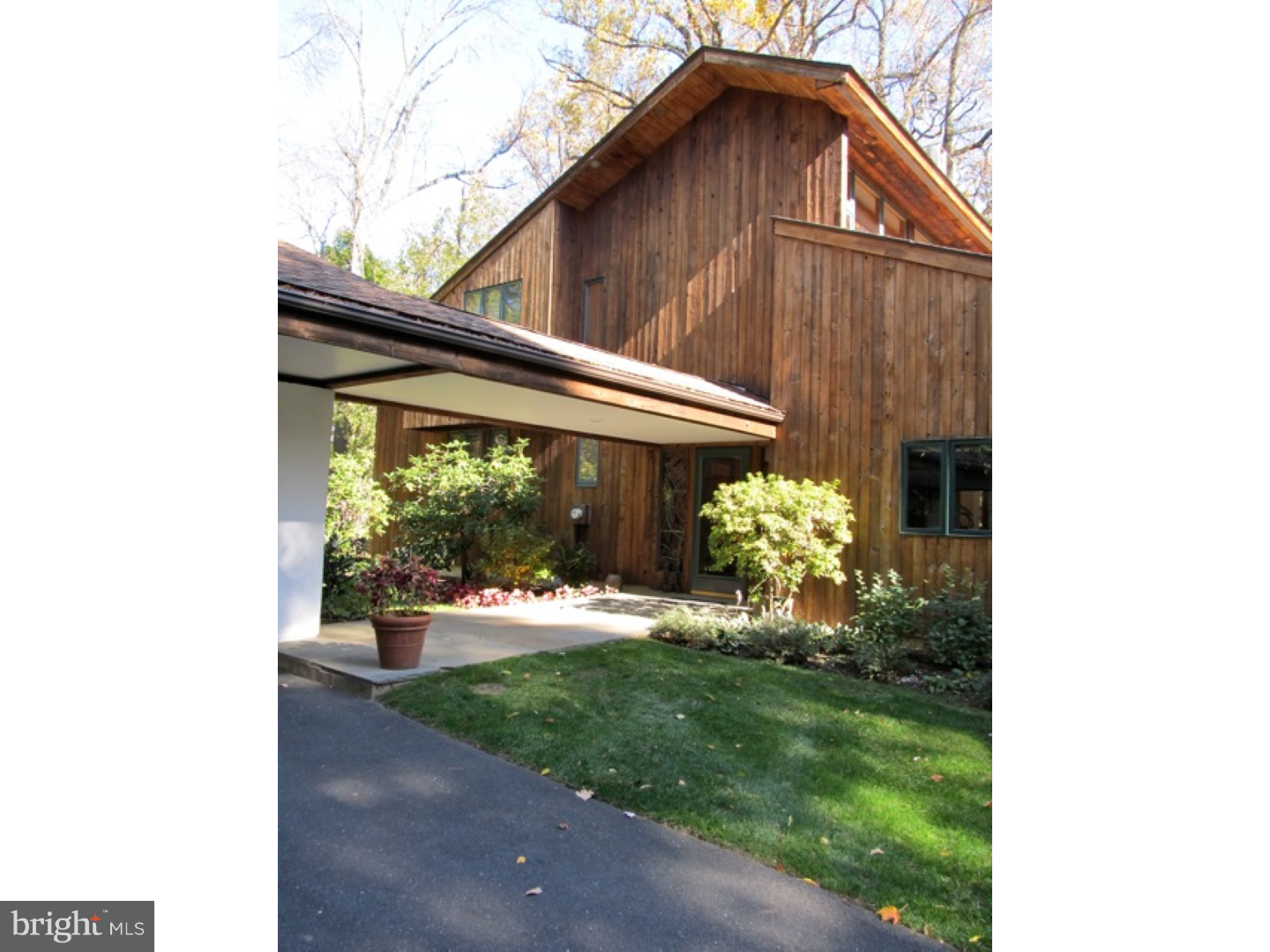1091 Mill Rd Circle Rydal, PA 19046 - Photo 22 of 23 Exterior