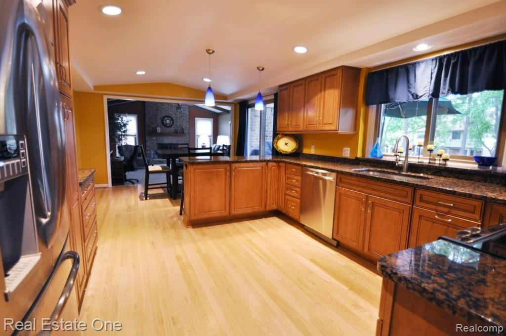694 Snowmass Drive Rochester, MI 48309 - Photo 10 of 29 9.JPG