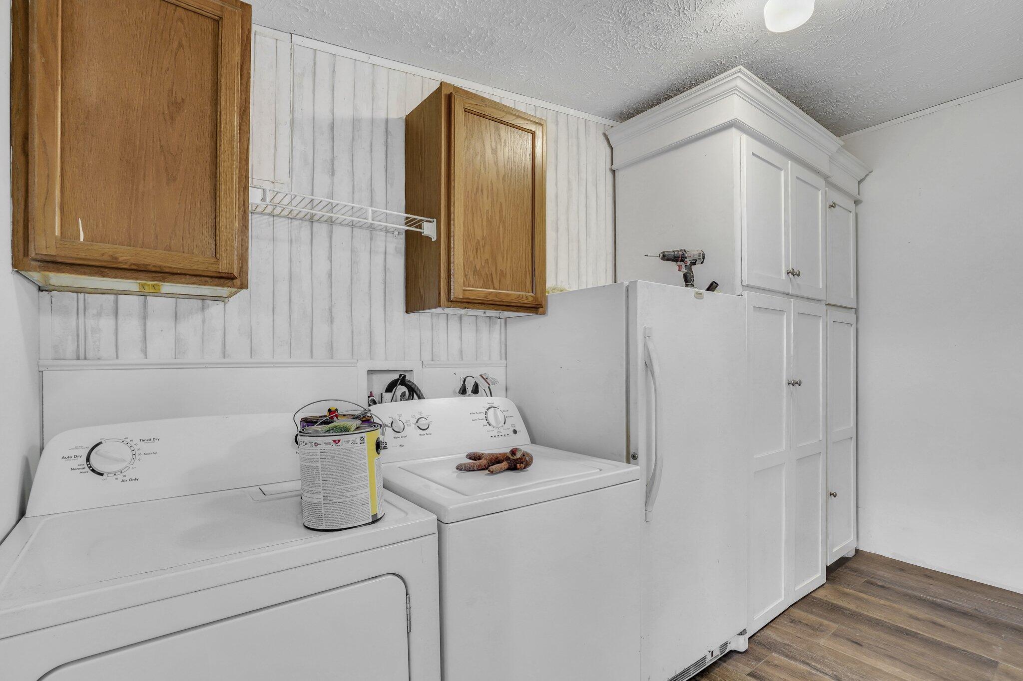 117 State Rd S-8-1099 Bonneau, SC 29431 - Photo 16 of 49 Laundry/Pantr