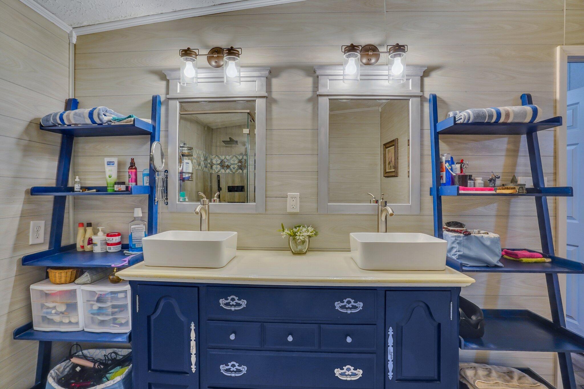 117 State Rd S-8-1099 Bonneau, SC 29431 - Photo 41 of 49 Master Bath