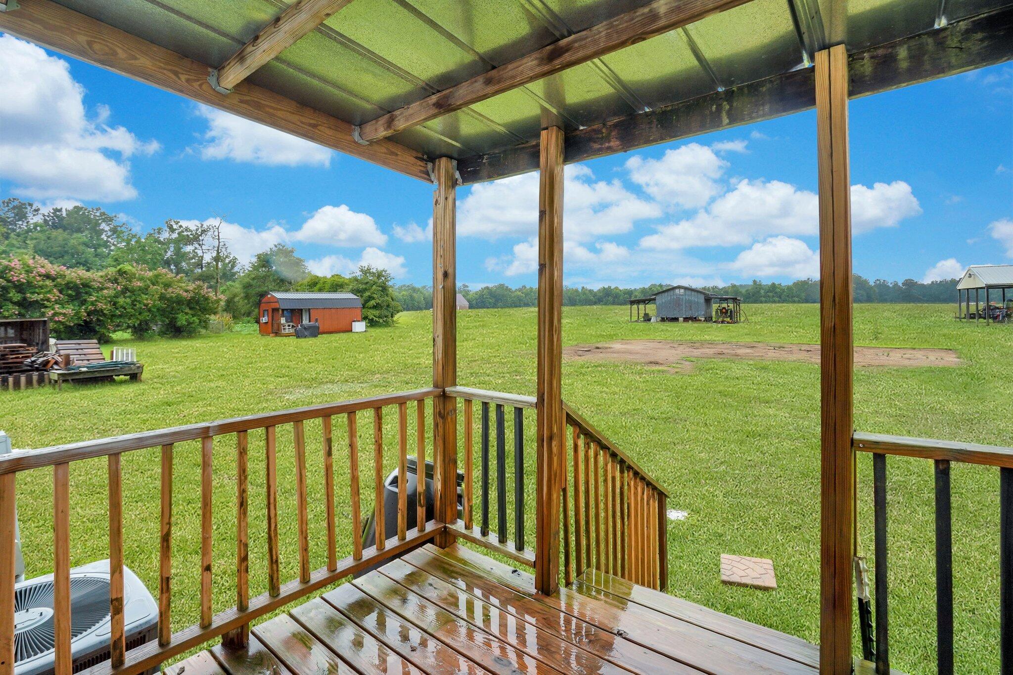 117 State Rd S-8-1099 Bonneau, SC 29431 - Photo 47 of 49 Back deck