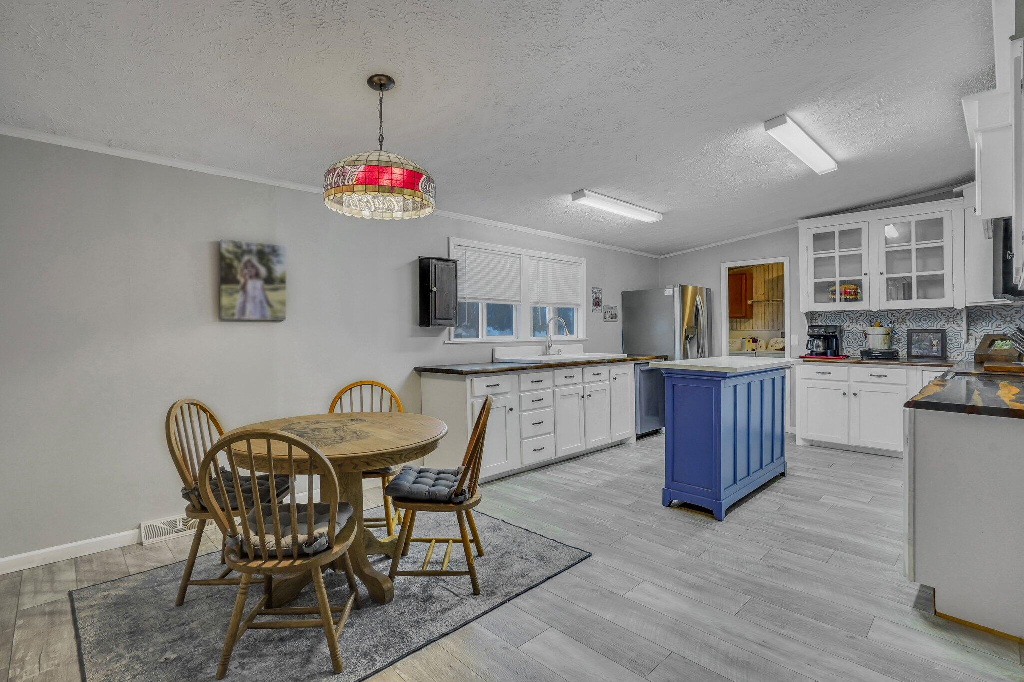 117 State Rd S-8-1099 Bonneau, SC 29431 - Photo 8 of 49 Dining