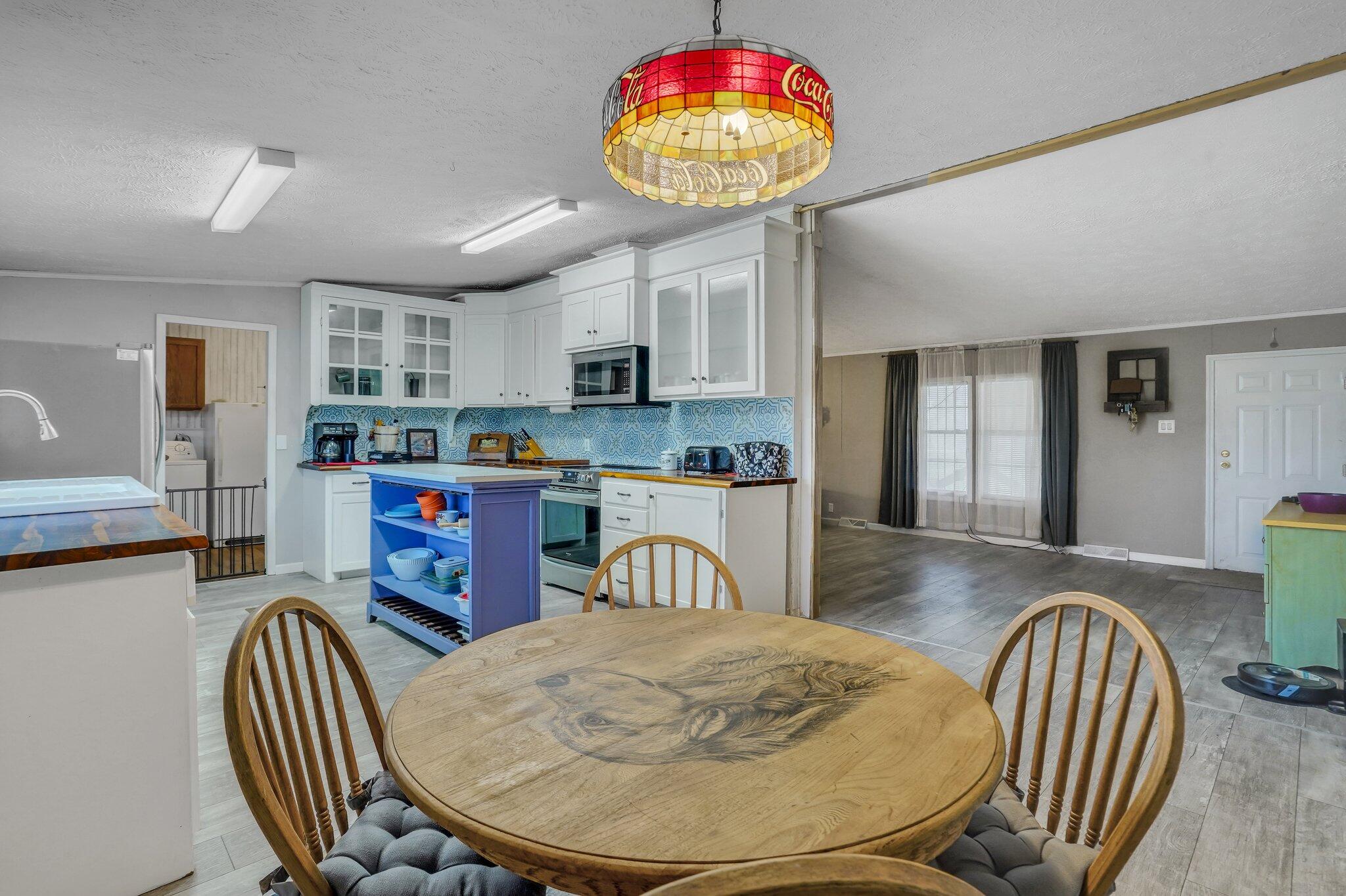 117 State Rd S-8-1099 Bonneau, SC 29431 - Photo 9 of 49 Dining