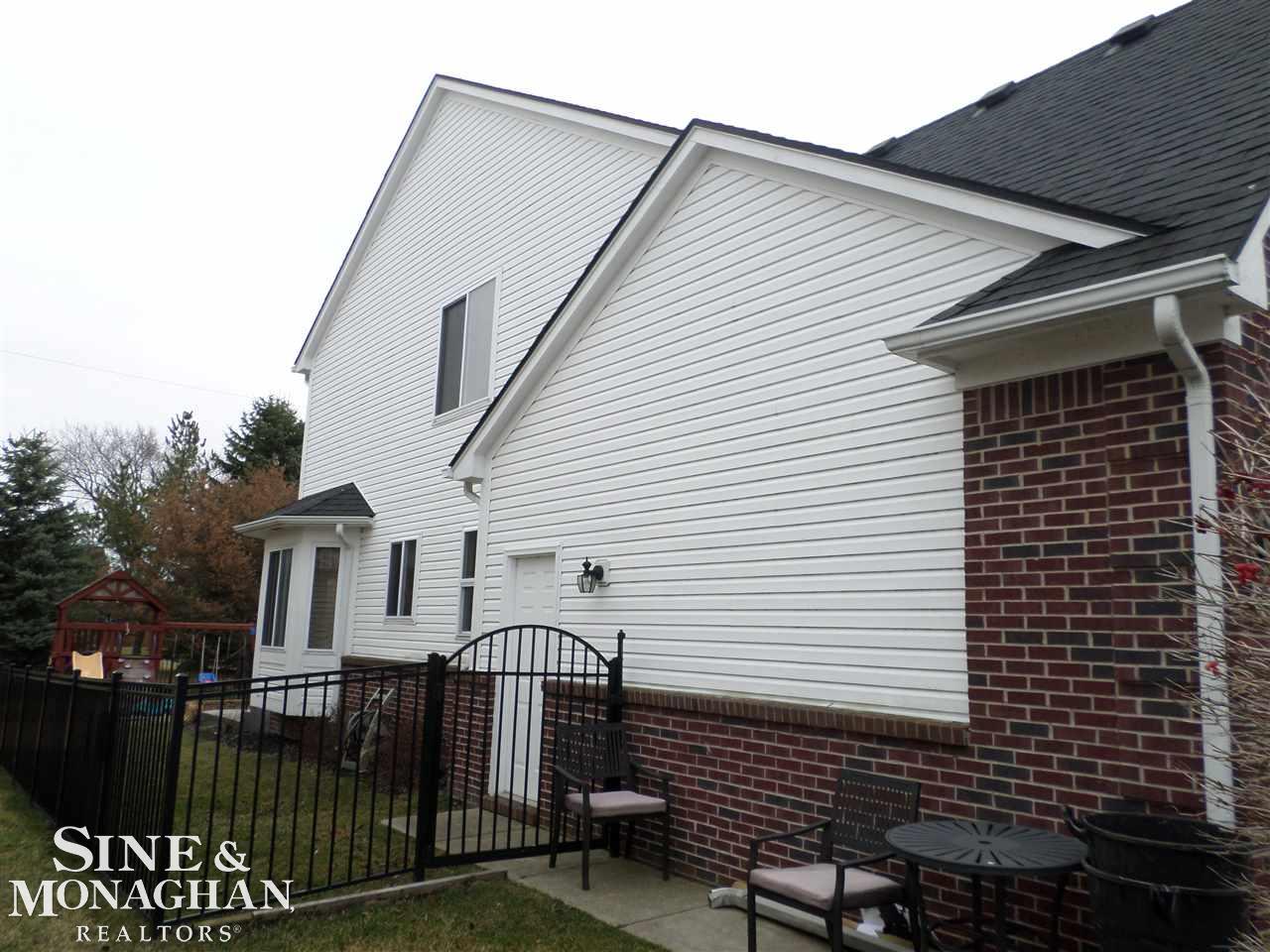 53056 Molenda Road Chesterfield, MI 48051 - Photo 3 of 50