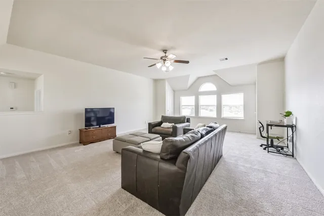 $609,000 | 9719 Wincrest Drive, Mont Belvieu, TX 77523