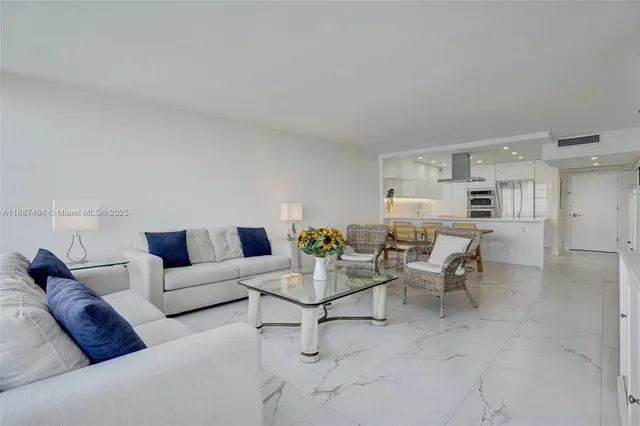 $930,000 | 5700 Collins Avenue, Unit 12E, Miami Beach, FL 33140