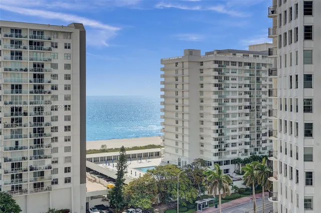 $930,000 | 5700 Collins Avenue, Unit 12E, Miami Beach, FL 33140