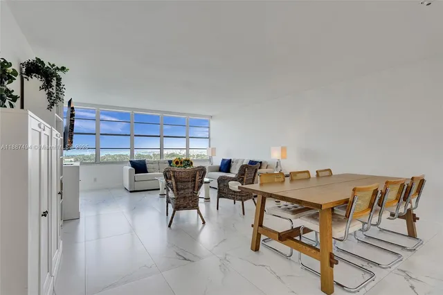 $930,000 | 5700 Collins Avenue, Unit 12E, Miami Beach, FL 33140