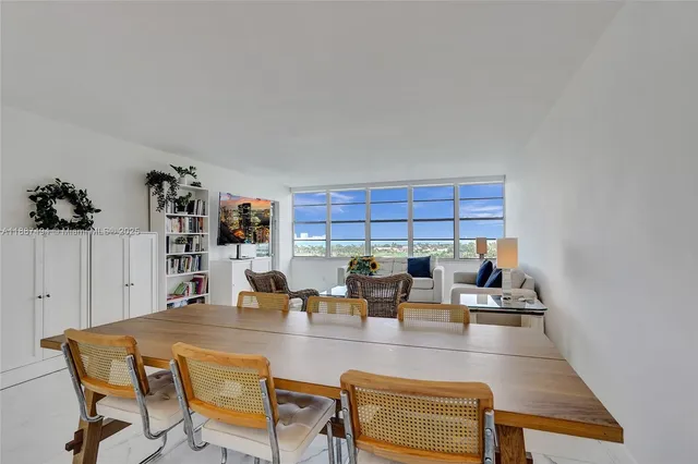 $930,000 | 5700 Collins Avenue, Unit 12E, Miami Beach, FL 33140