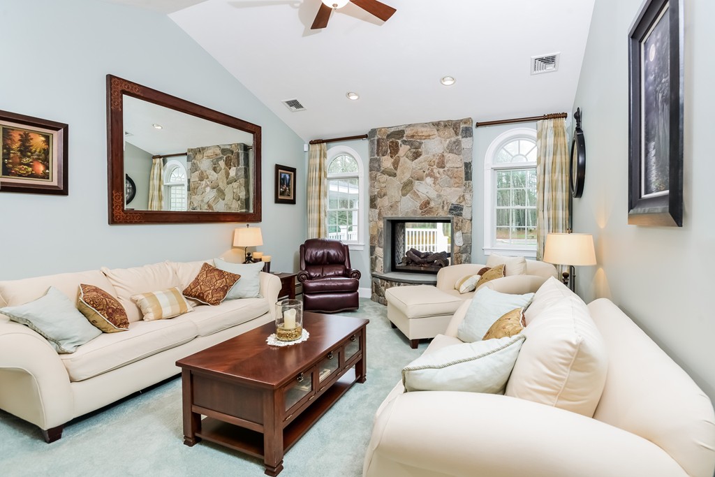 23 Foss Farm Lane Rochester, MA 02770 - Photo 3 of 30