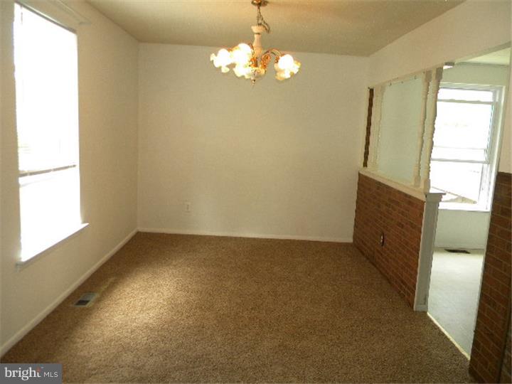 118 Greendale Road Philadelphia, PA 19154 - Photo 7 of 23 Dining Room