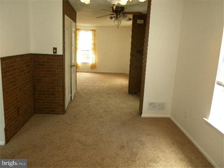 118 Greendale Road Philadelphia, PA 19154 - Photo 8 of 23 Dining Room