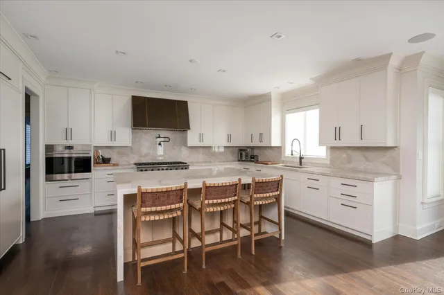 $6,900,000 | 365 Split Rock Road, Syosset, NY 11791