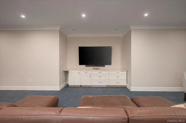 $6,900,000 | 365 Split Rock Road, Syosset, NY 11791