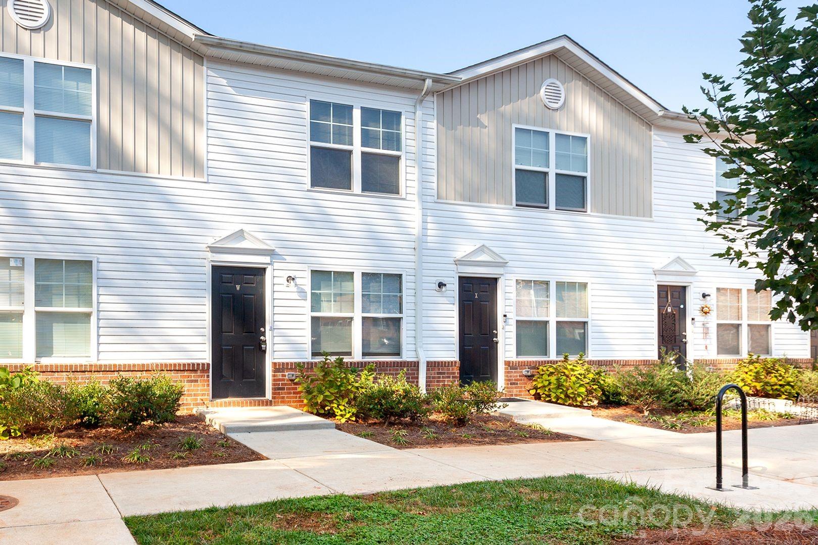 2025 Oakdale Road, Unit P Charlotte, NC 28216 - Photo 1 of 14