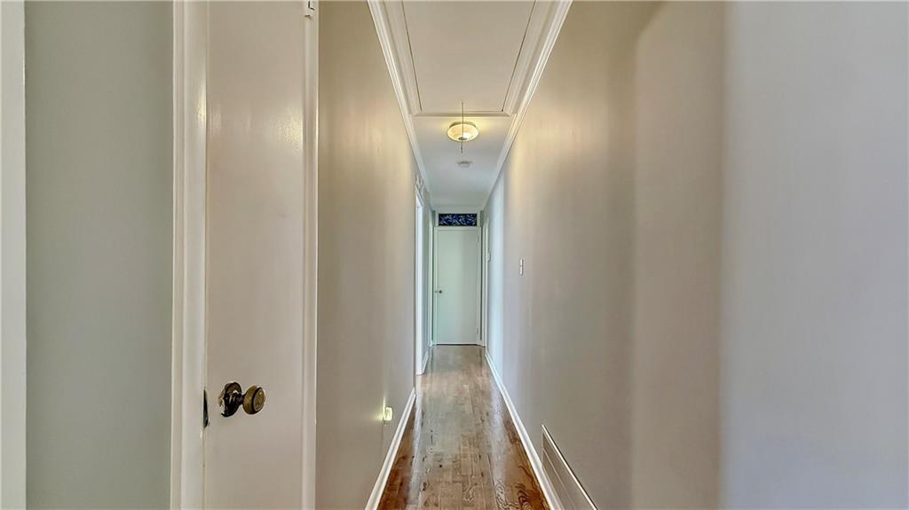 120 Valley Circle Calhoun, GA 30701 - Photo 25 of 39 a view of a hallway