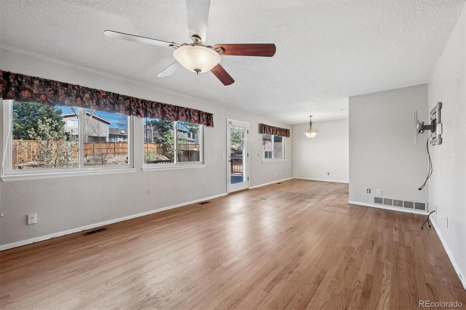 633 Sage Circle Highlands Ranch, CO 80126 - Photo 10 of 29