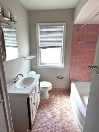 $2,500 | 907 Bruce Street, Ann Arbor, MI 48103