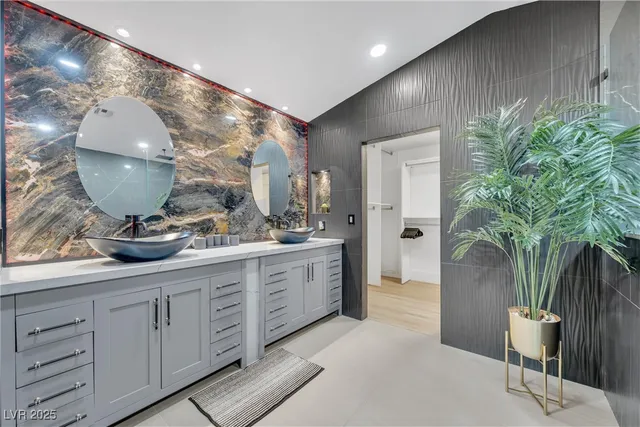 $895,000 | 2728 Monrovia Drive, Las Vegas, NV 89117