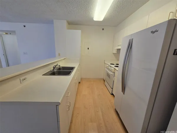 $2,395 | 1450 Young Street, Unit 507, Honolulu, HI 96814