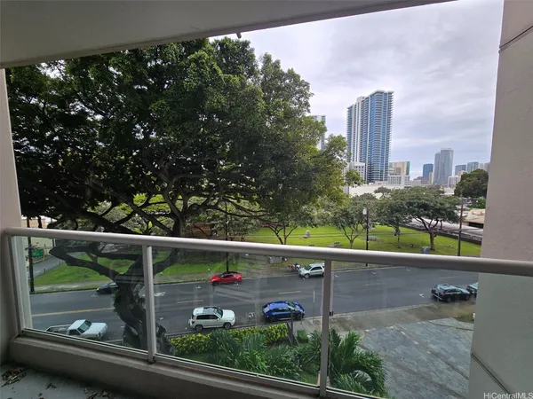 $2,395 | 1450 Young Street, Unit 507, Honolulu, HI 96814